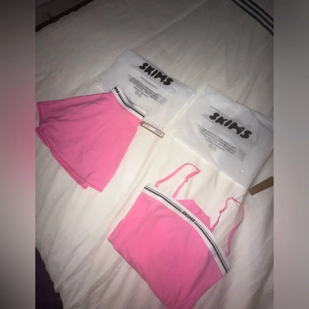 Skims xs pink body suite camisole activewear limited skims sold out women’s new - Picture 9 of 12